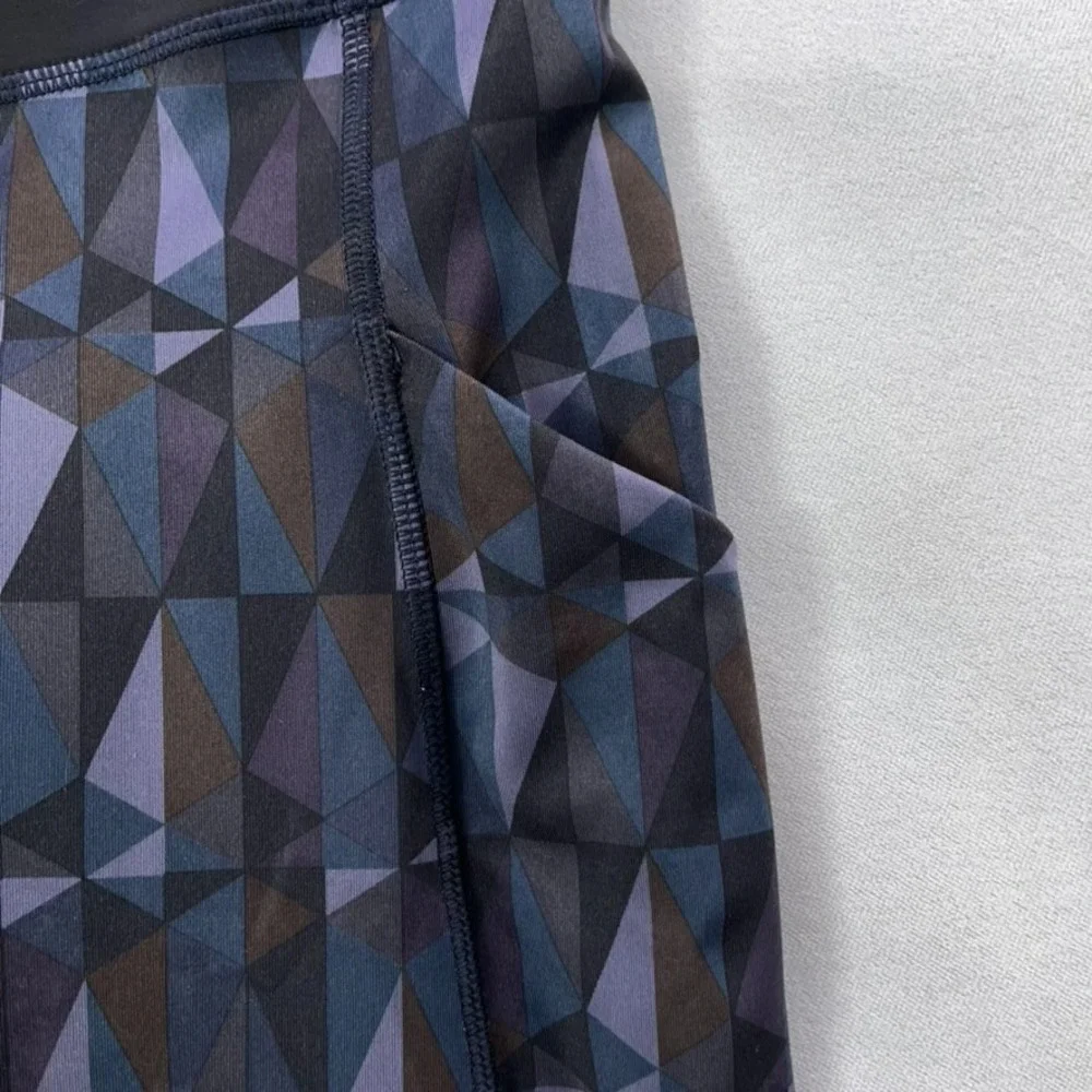 Lululemon‎ Speed Tight Women 6 Stained Glass / Black Pockets